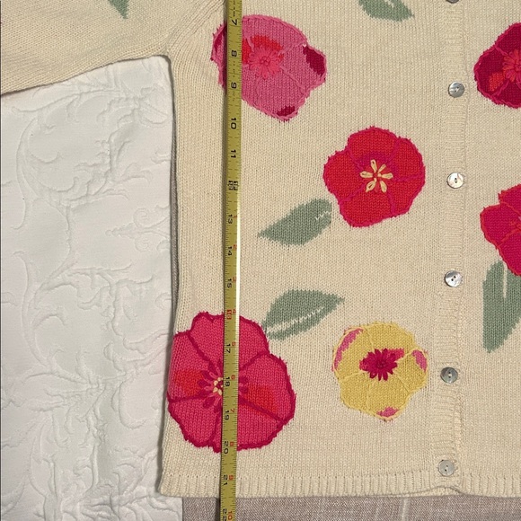 Vintage Eagle’s EyeFloral Patterned Cream Cardigan, Size Small, 80’s, cottage - Picture 6 of 6